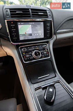 Седан Lincoln Continental 2019 в 