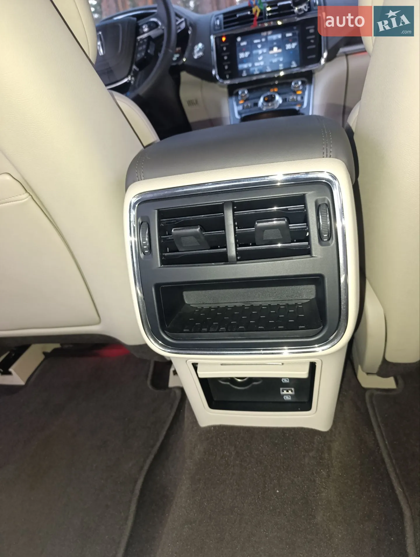 2019 Lincoln Continental - мініатюра 26