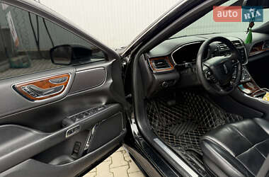 Седан Lincoln Continental 2016 в 