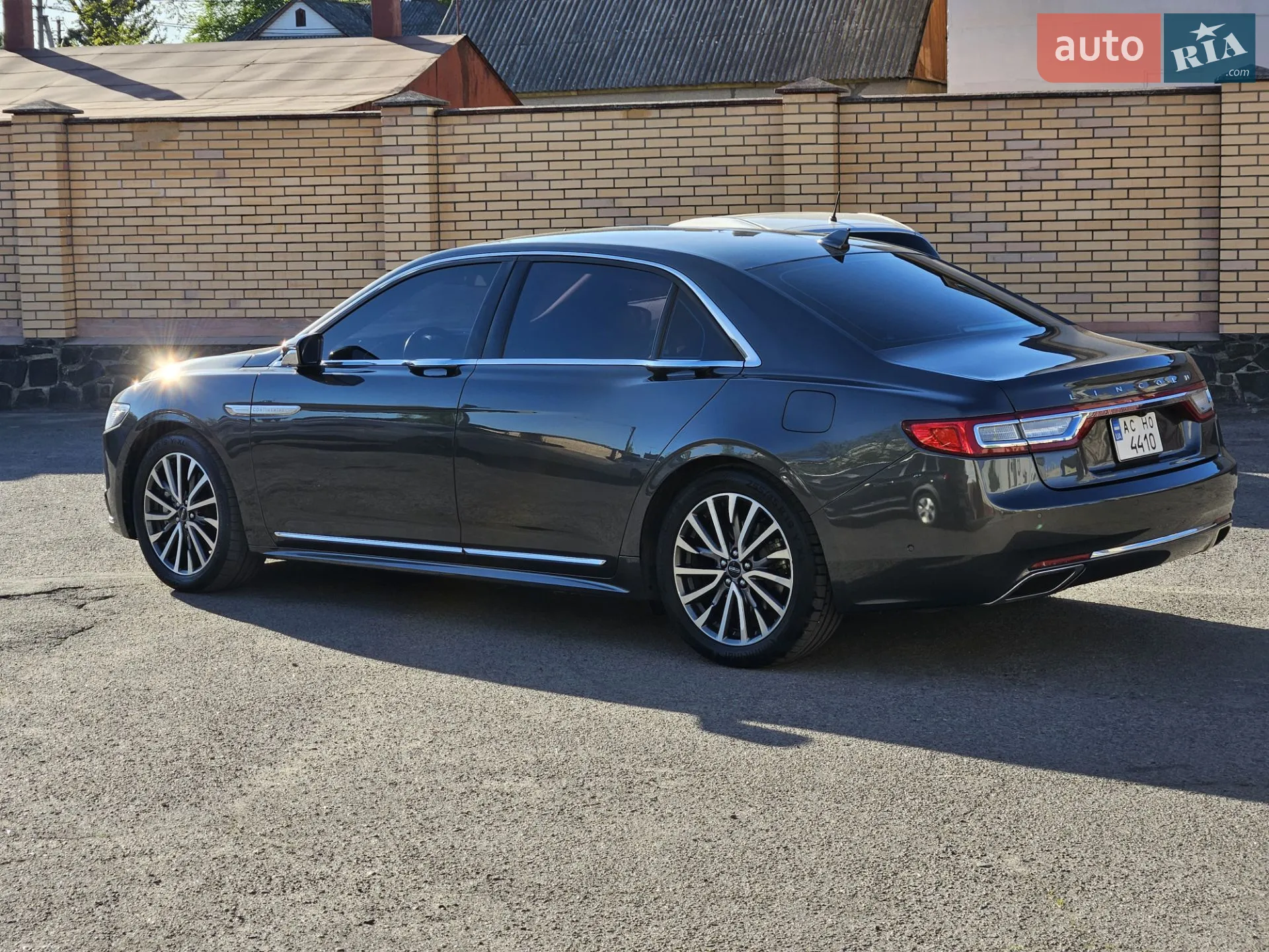 2018 Lincoln Continental - мініатюра 11