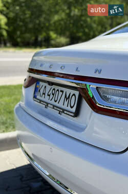 Седан Lincoln Continental 2018 в 