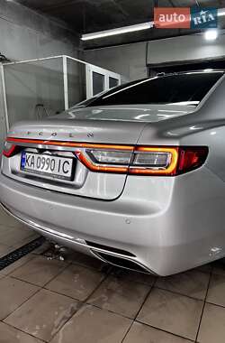 Седан Lincoln Continental 2017 в 