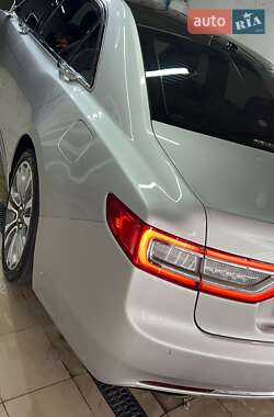 Седан Lincoln Continental 2017 в 