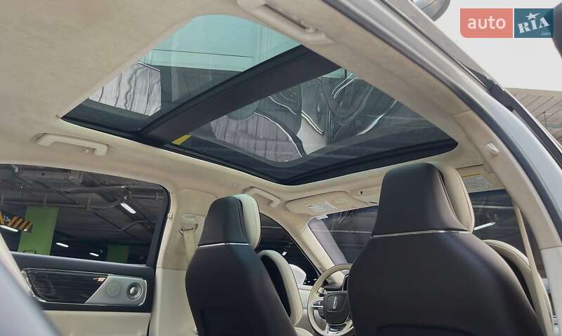 Седан Lincoln Continental 2018 в Києві