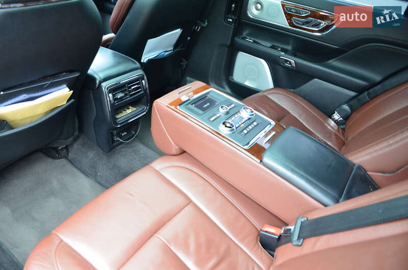 Седан Lincoln Continental 2016 в Киеве