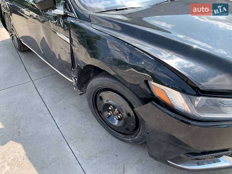 Седан Lincoln Continental 2018 в Львові