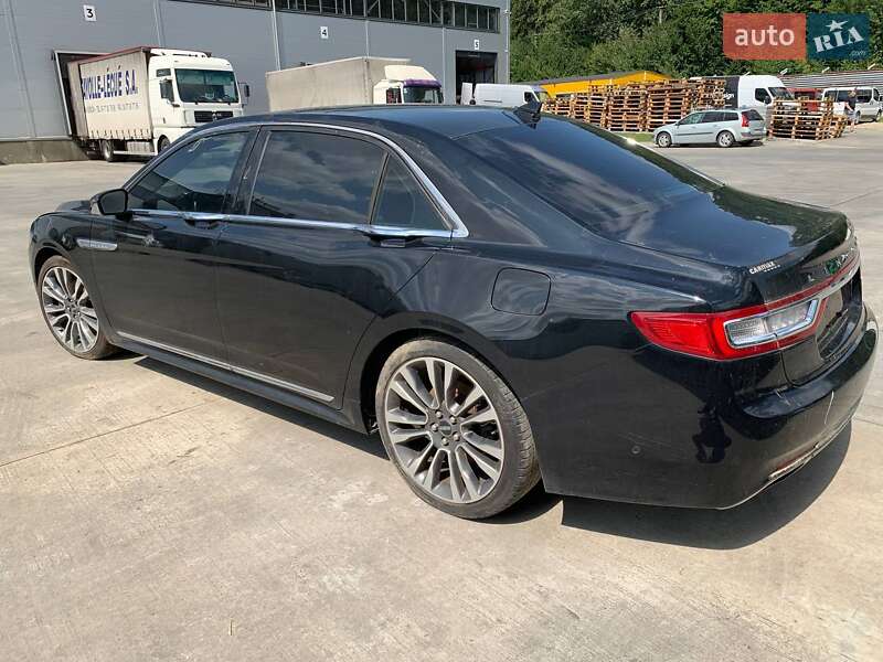 Седан Lincoln Continental 2018 в Львові