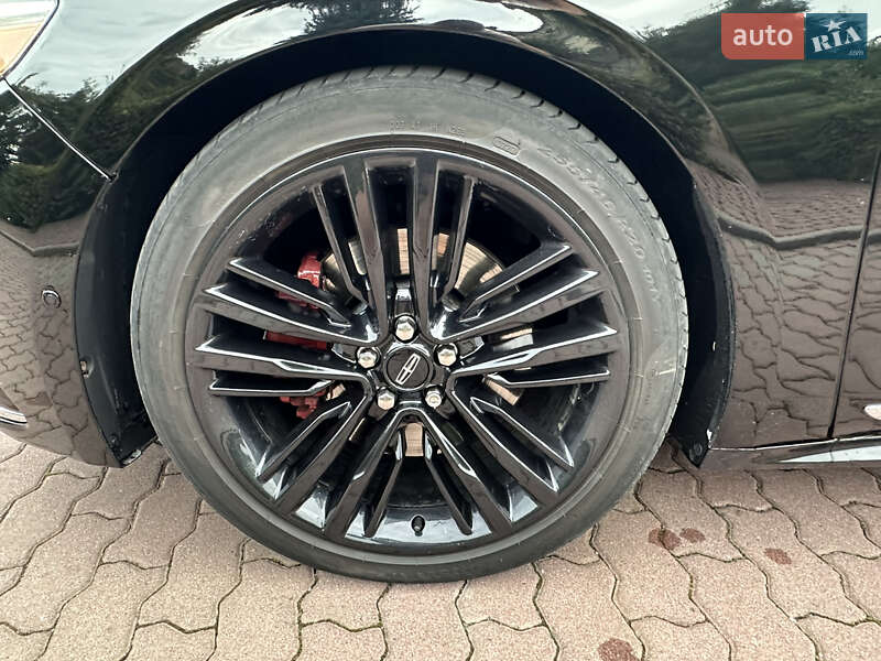 Седан Lincoln Continental 2016 в Чернівцях