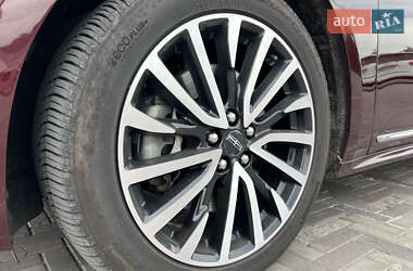 Седан Lincoln Continental 2016 в 