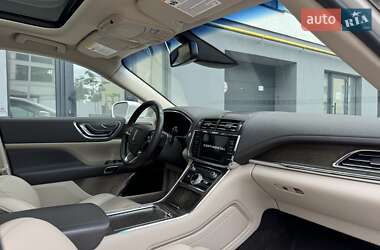 Седан Lincoln Continental 2017 в 