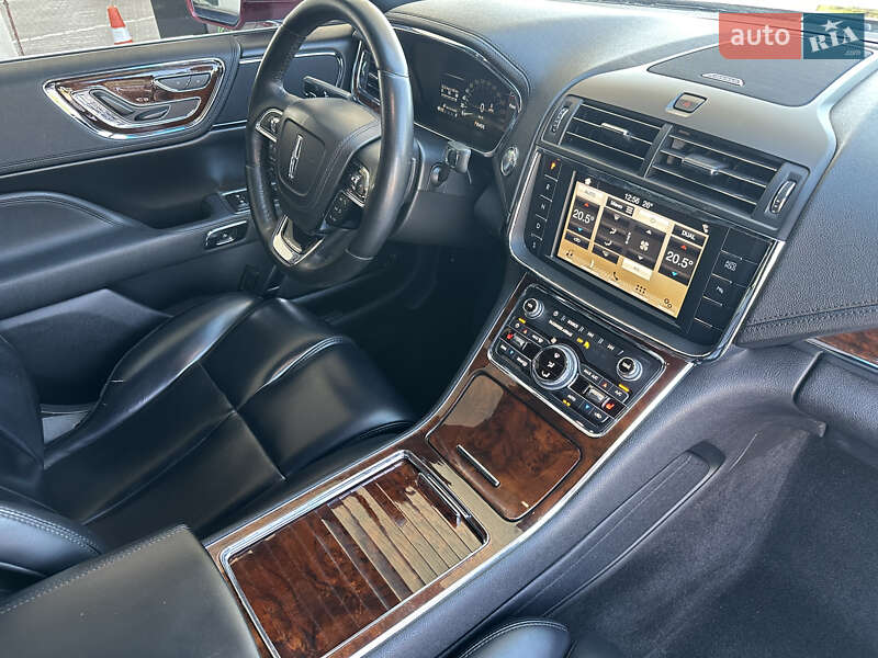 Седан Lincoln Continental 2017 в Києві фото 27 Седан Lincoln Continental 2017 в Києві