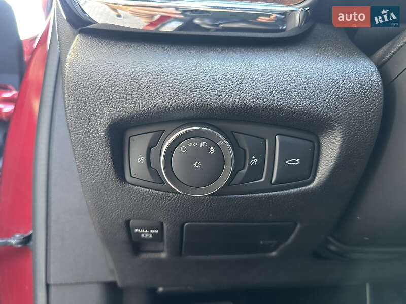 Седан Lincoln Continental 2017 в Києві фото 34 Седан Lincoln Continental 2017 в Києві