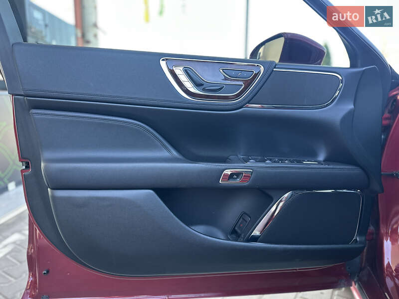 Седан Lincoln Continental 2017 в Києві фото 30 Седан Lincoln Continental 2017 в Києві