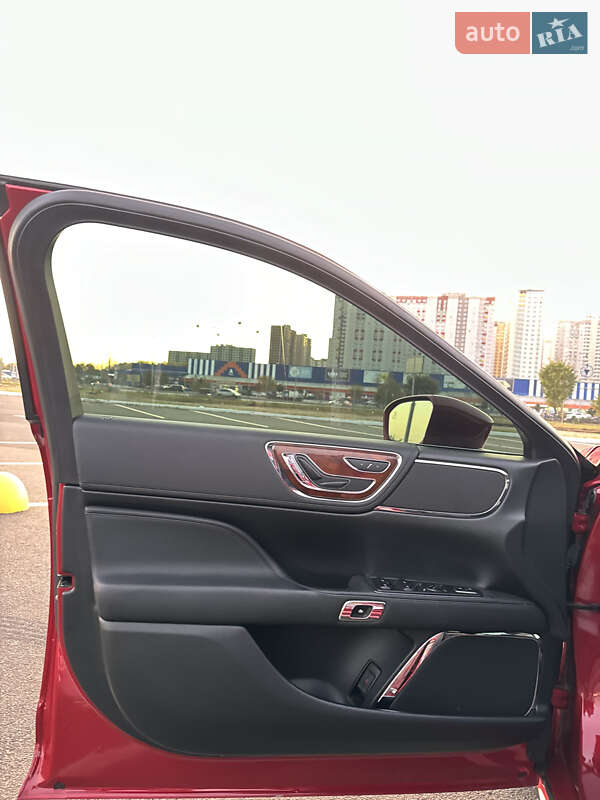 Седан Lincoln Continental 2020 в Києві