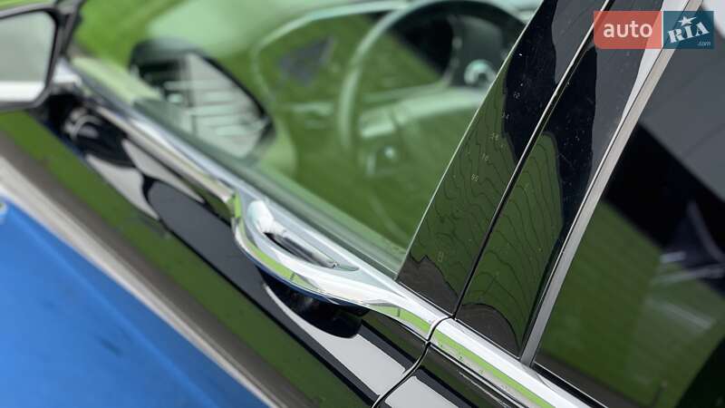 Седан Lincoln Continental 2016 в Киеве