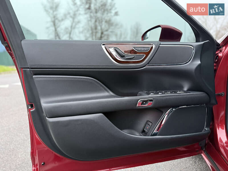 Седан Lincoln Continental 2017 в Киеве