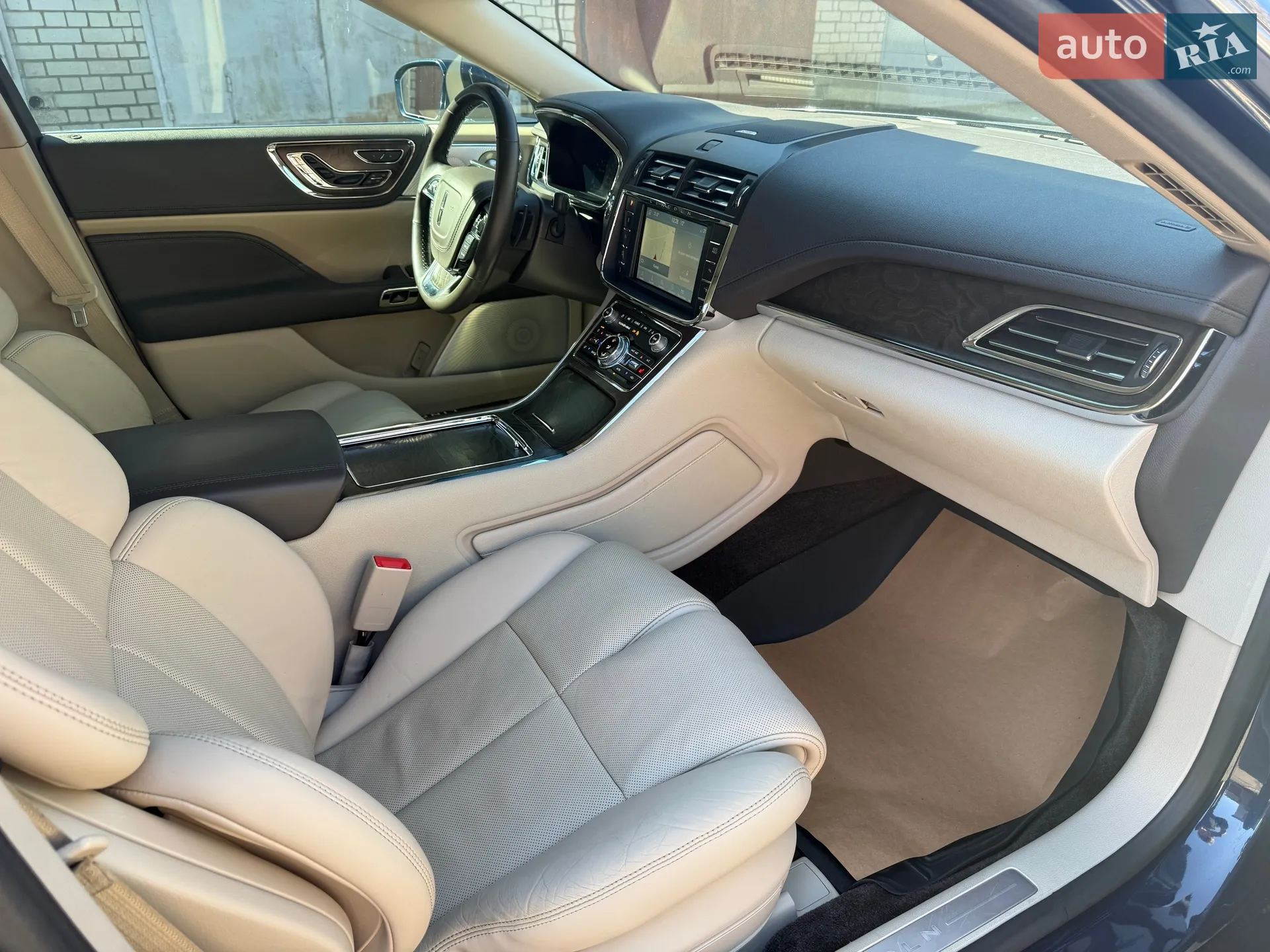2016 Lincoln Continental - мініатюра 11