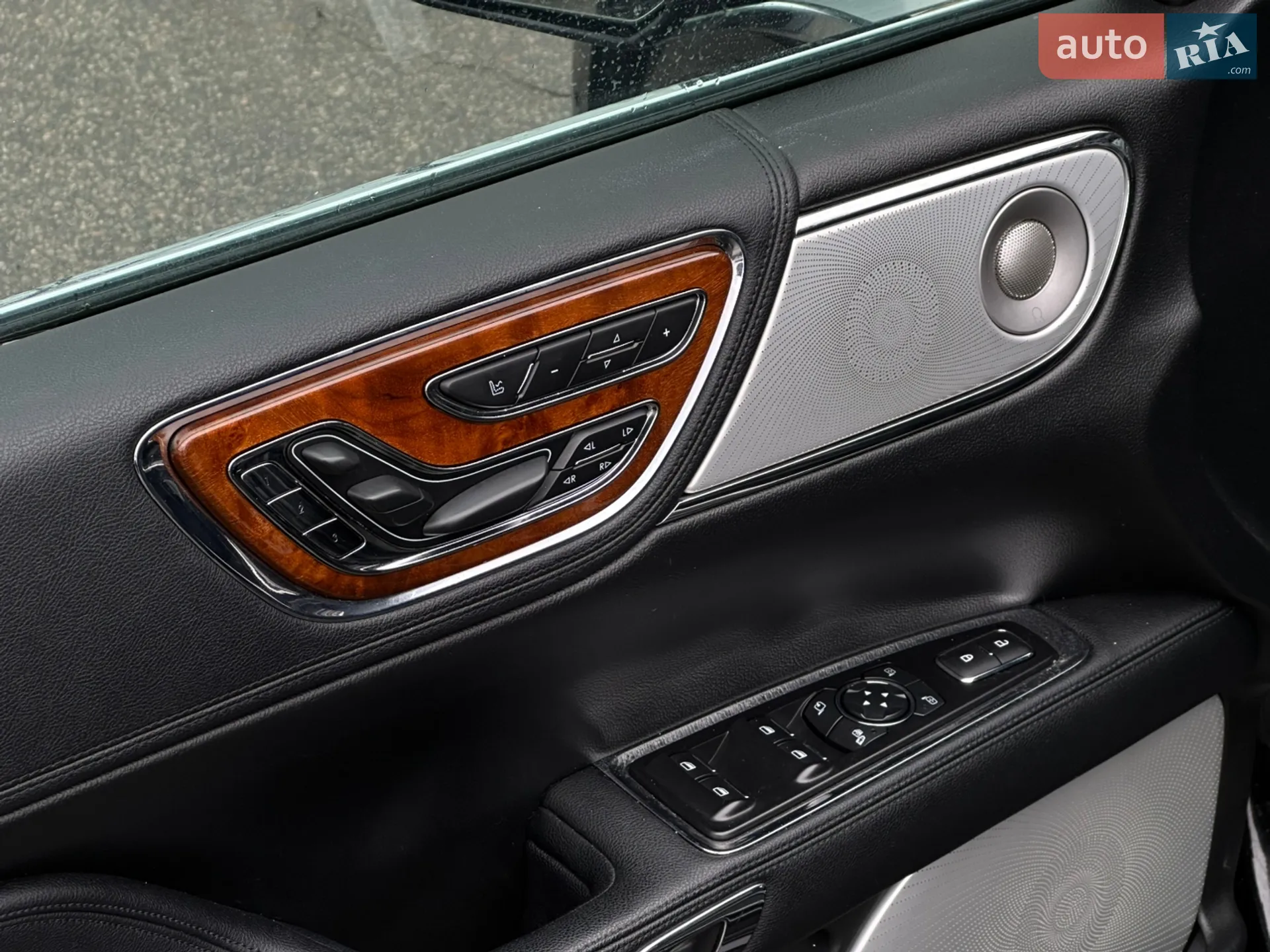 2016 Lincoln Continental - мініатюра 25
