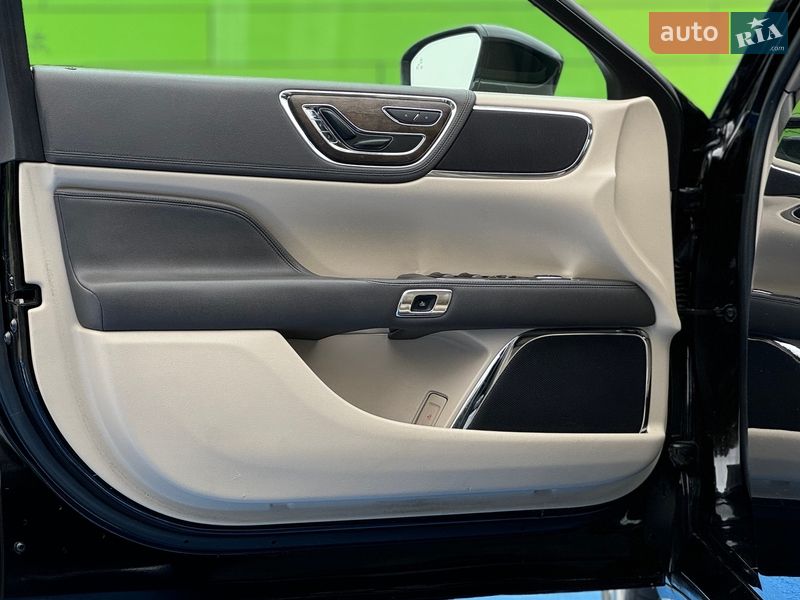 Седан Lincoln Continental 2016 в Києві