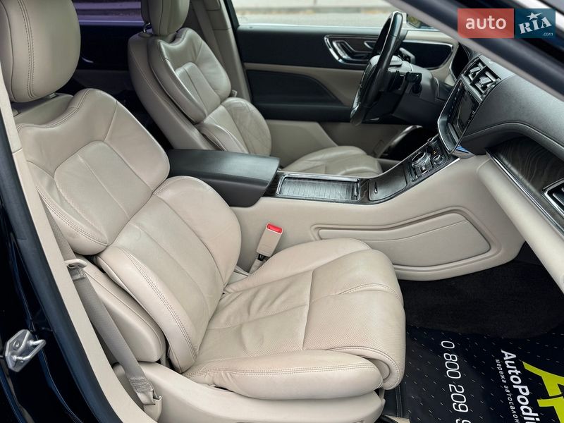 Седан Lincoln Continental 2016 в Києві