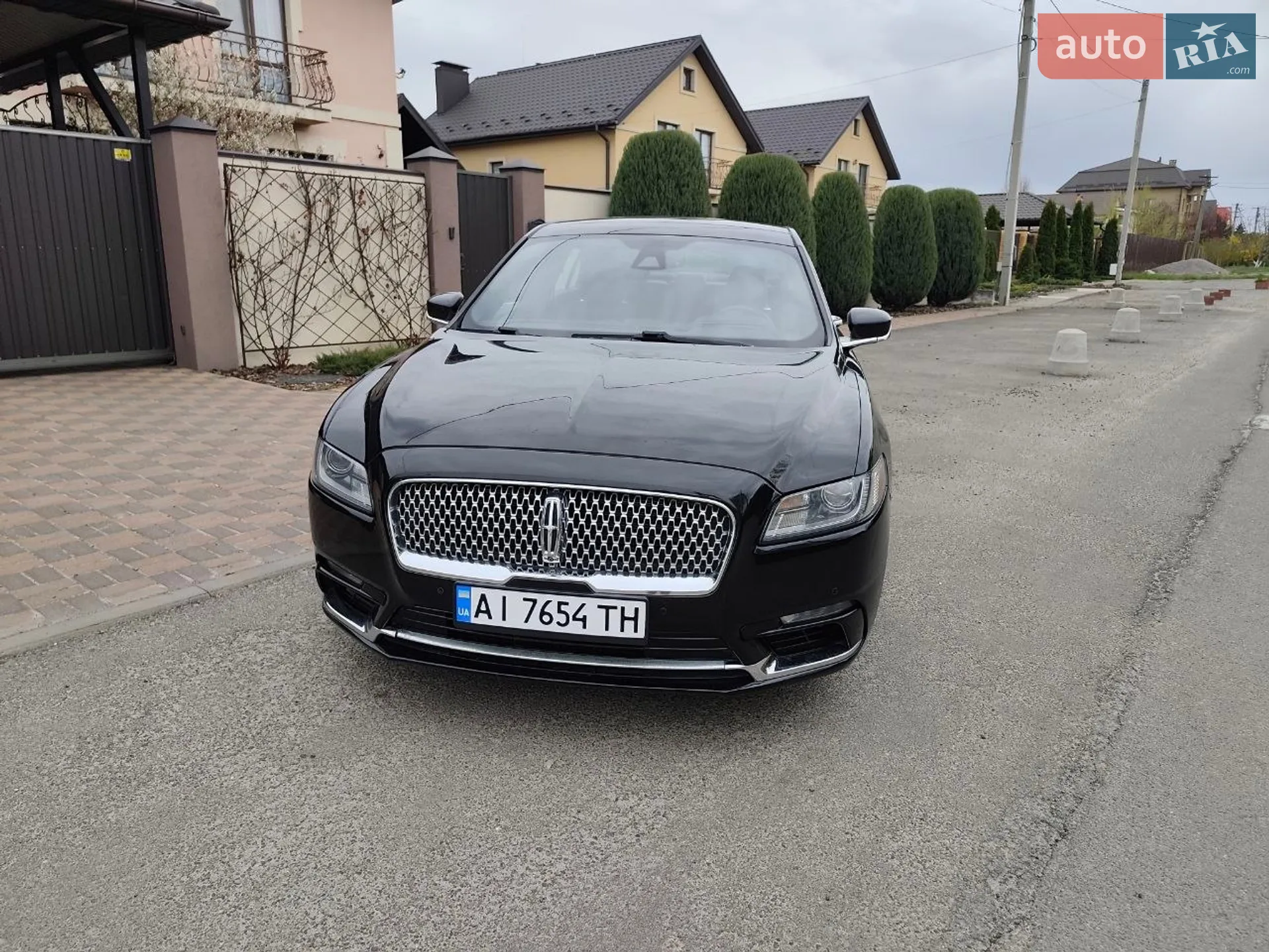 2017 Lincoln Continental - мініатюра 2