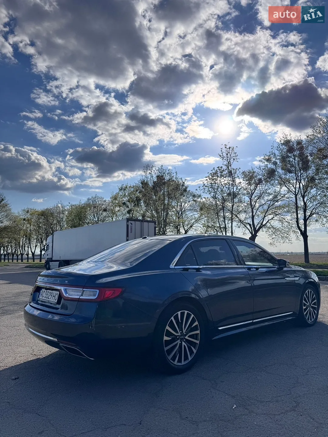 2017 Lincoln Continental - мініатюра 4