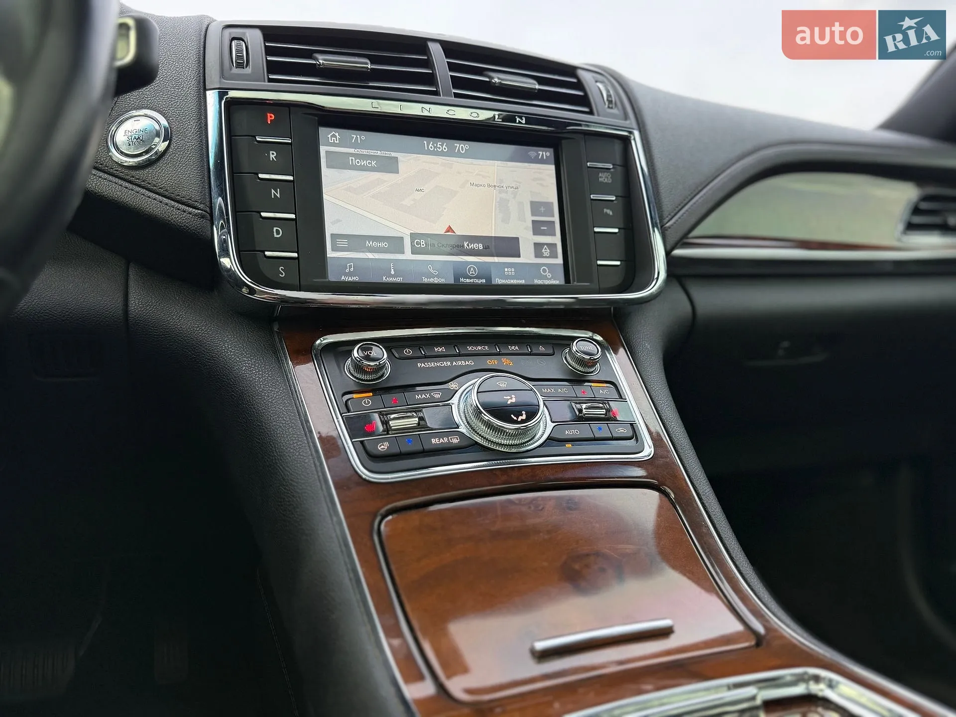 2016 Lincoln Continental - мініатюра 24