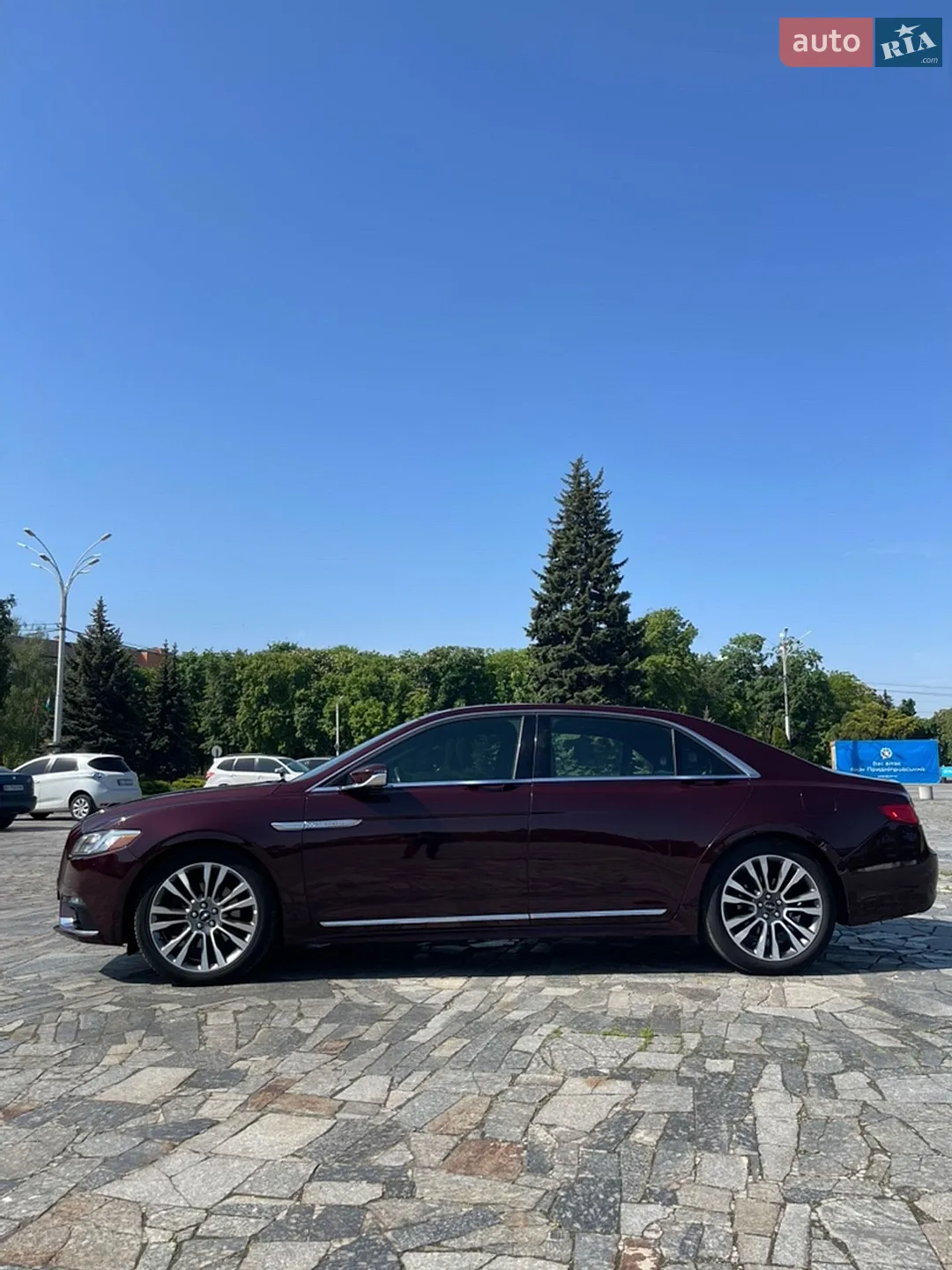 2017 Lincoln Continental - мініатюра 8