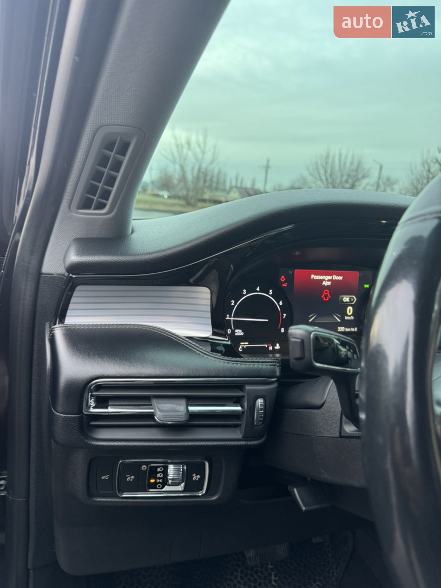 2020 Lincoln Corsair - мініатюра 24