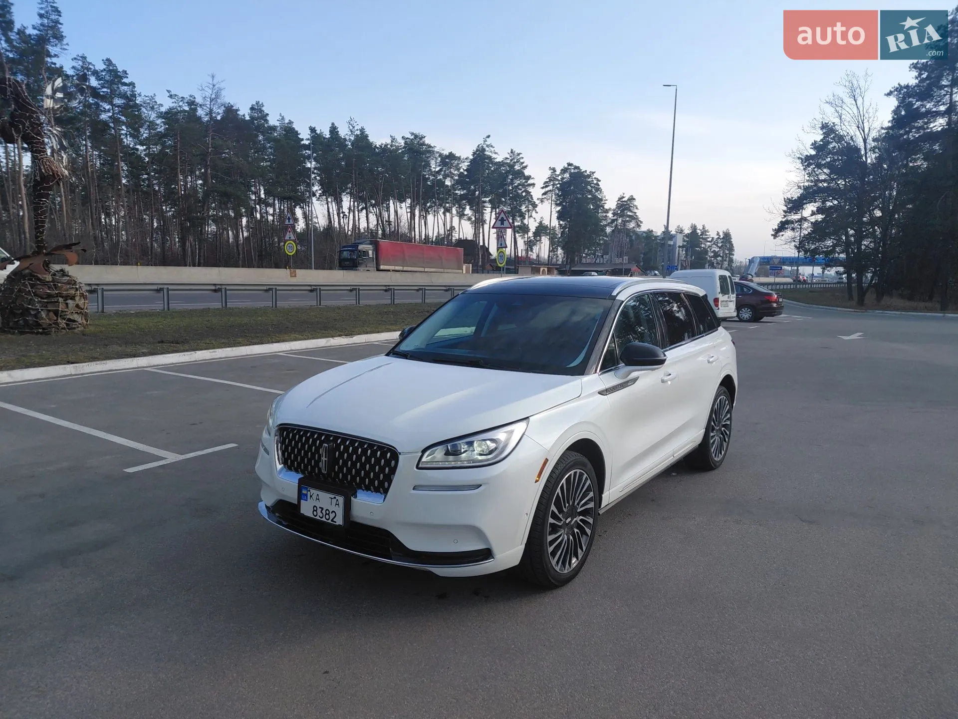 2020 Lincoln Corsair - мініатюра 2