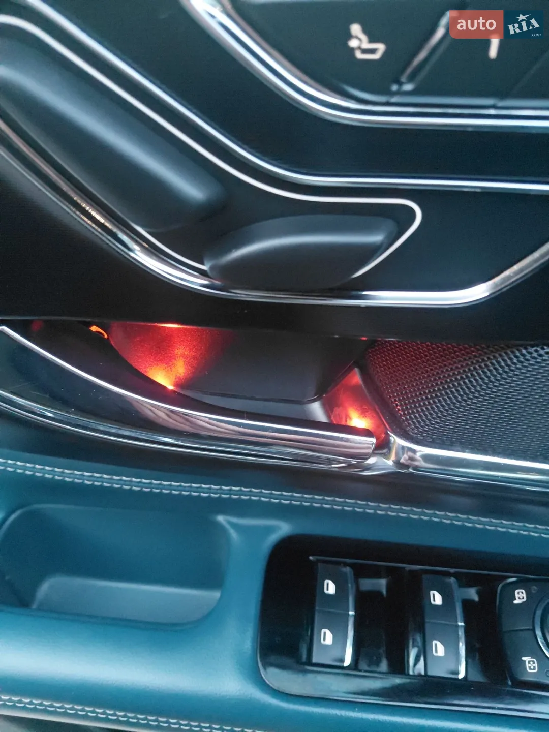 2020 Lincoln Corsair - мініатюра 28