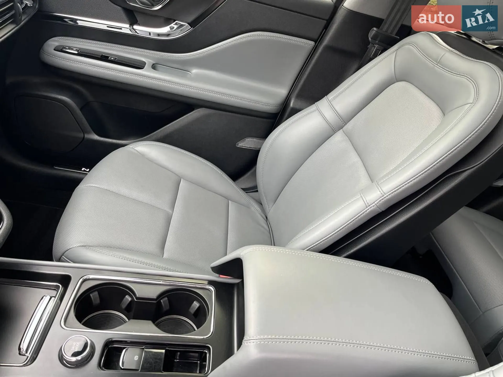 2019 Lincoln Corsair - мініатюра 14