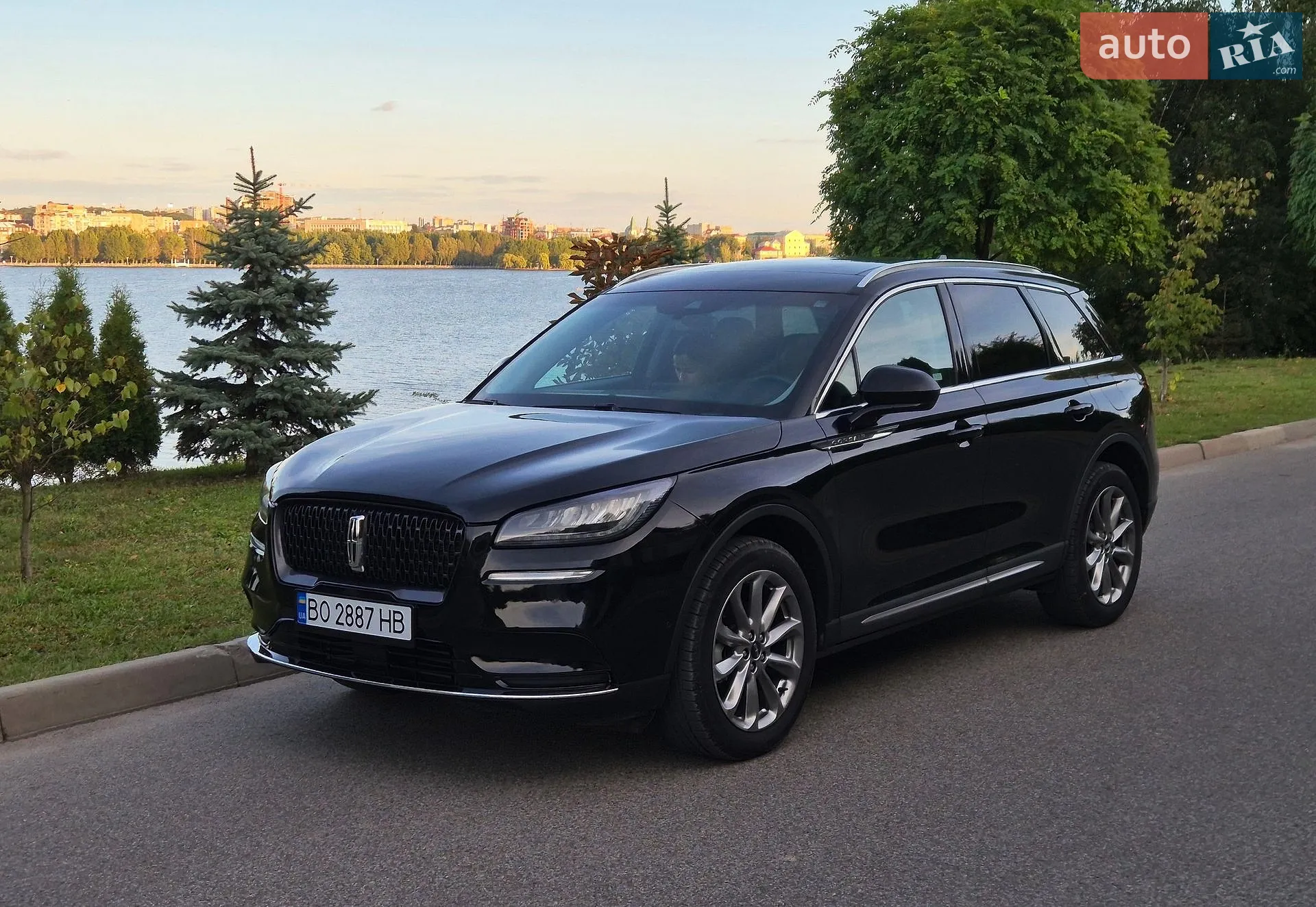 2022 Lincoln Corsair - мініатюра 16