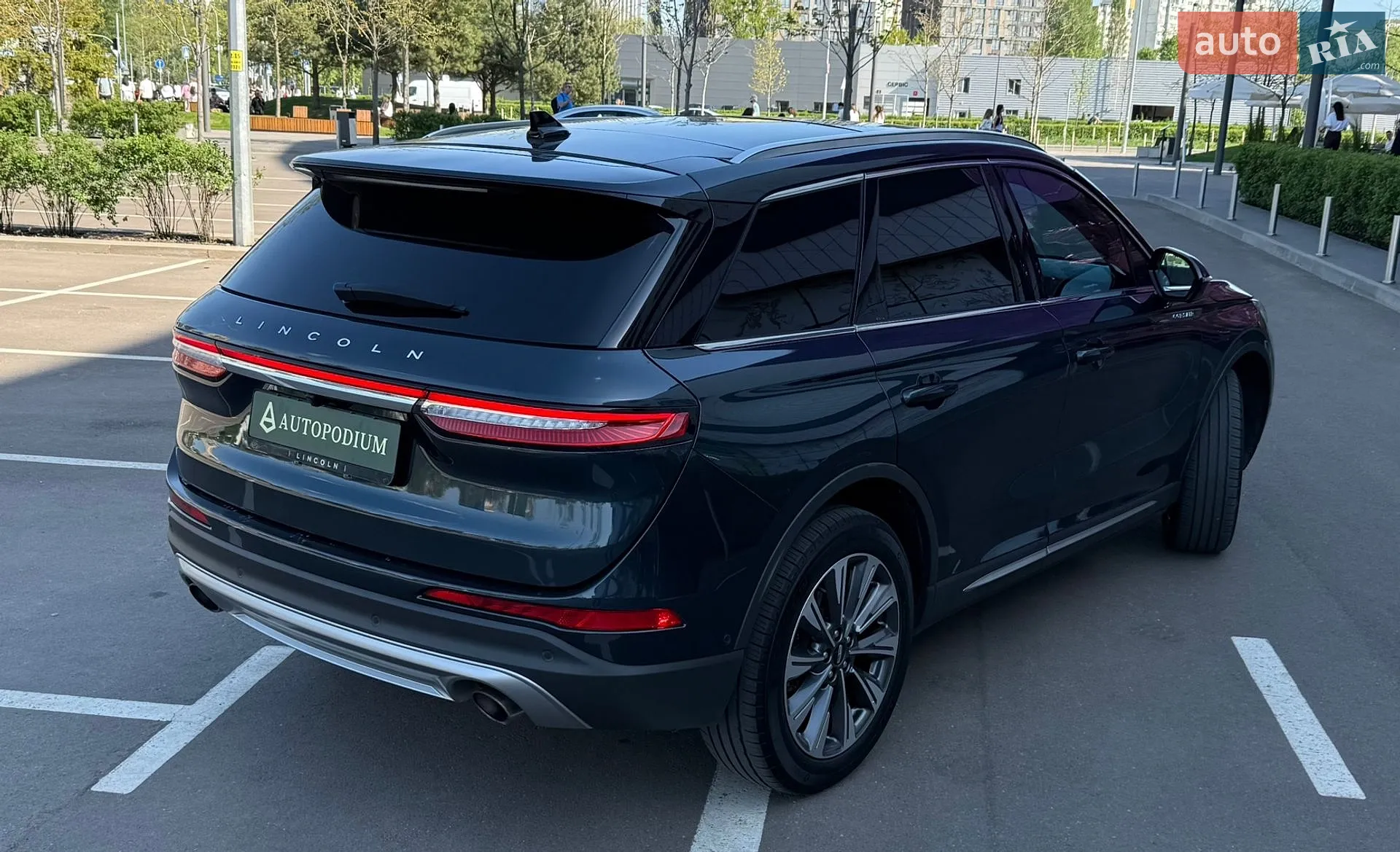 2022 Lincoln Corsair - мініатюра 4