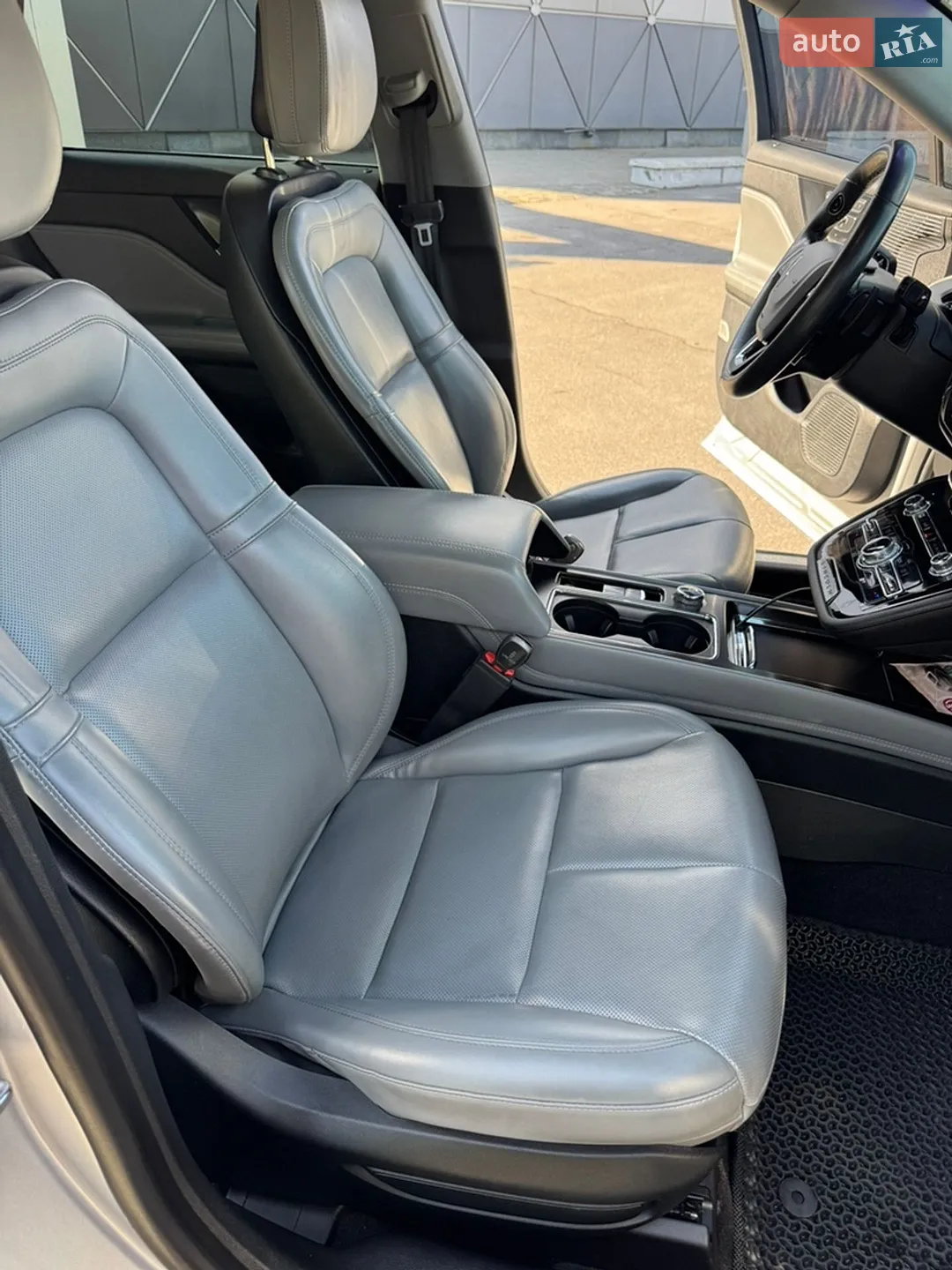 2020 Lincoln Corsair - мініатюра 22
