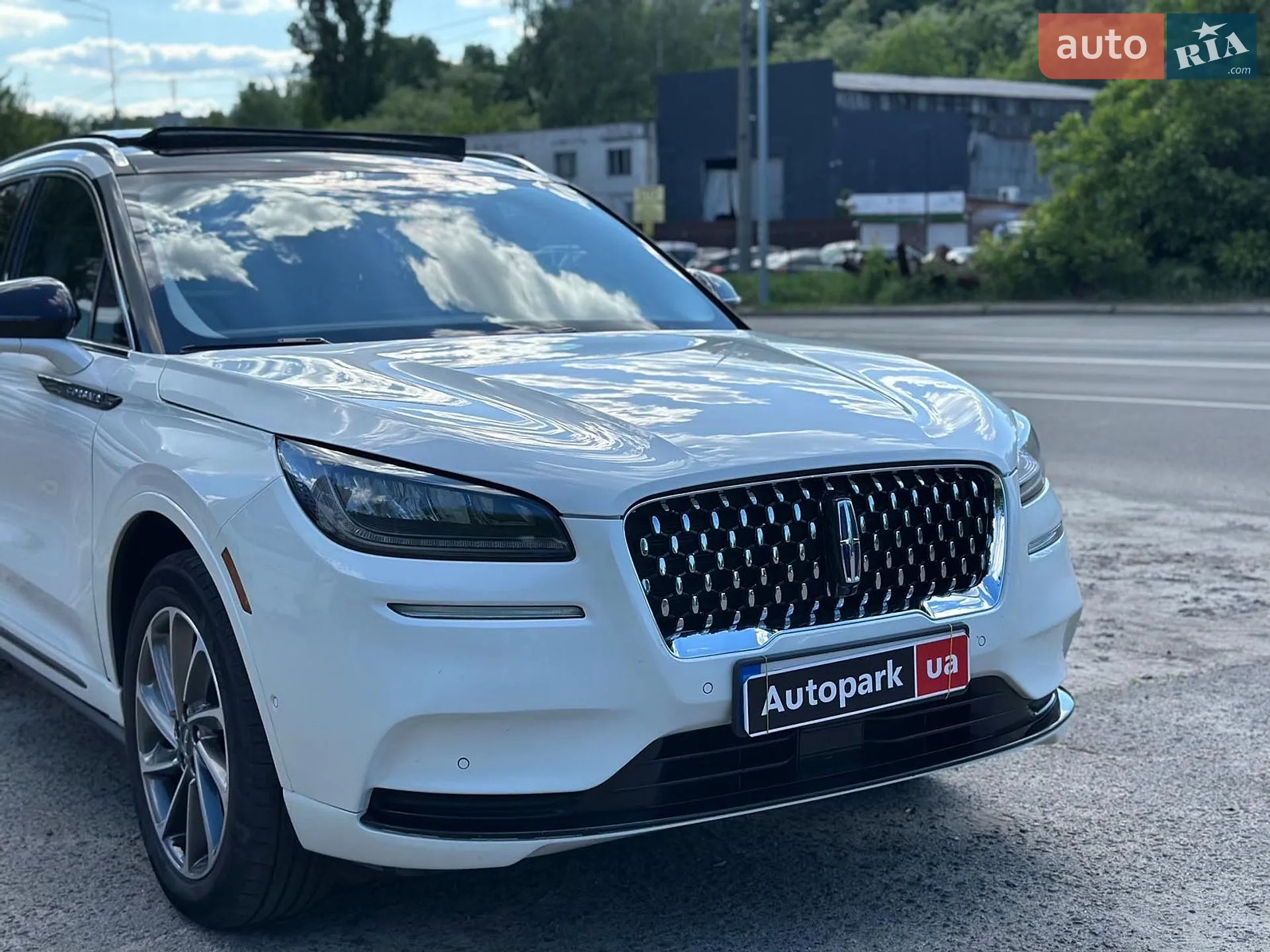 2022 Lincoln Corsair - мініатюра 4