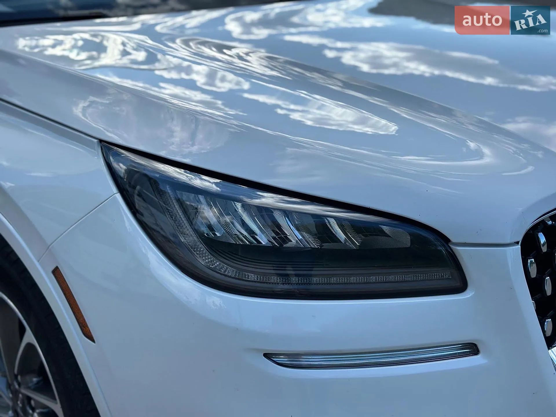 2022 Lincoln Corsair - мініатюра 5