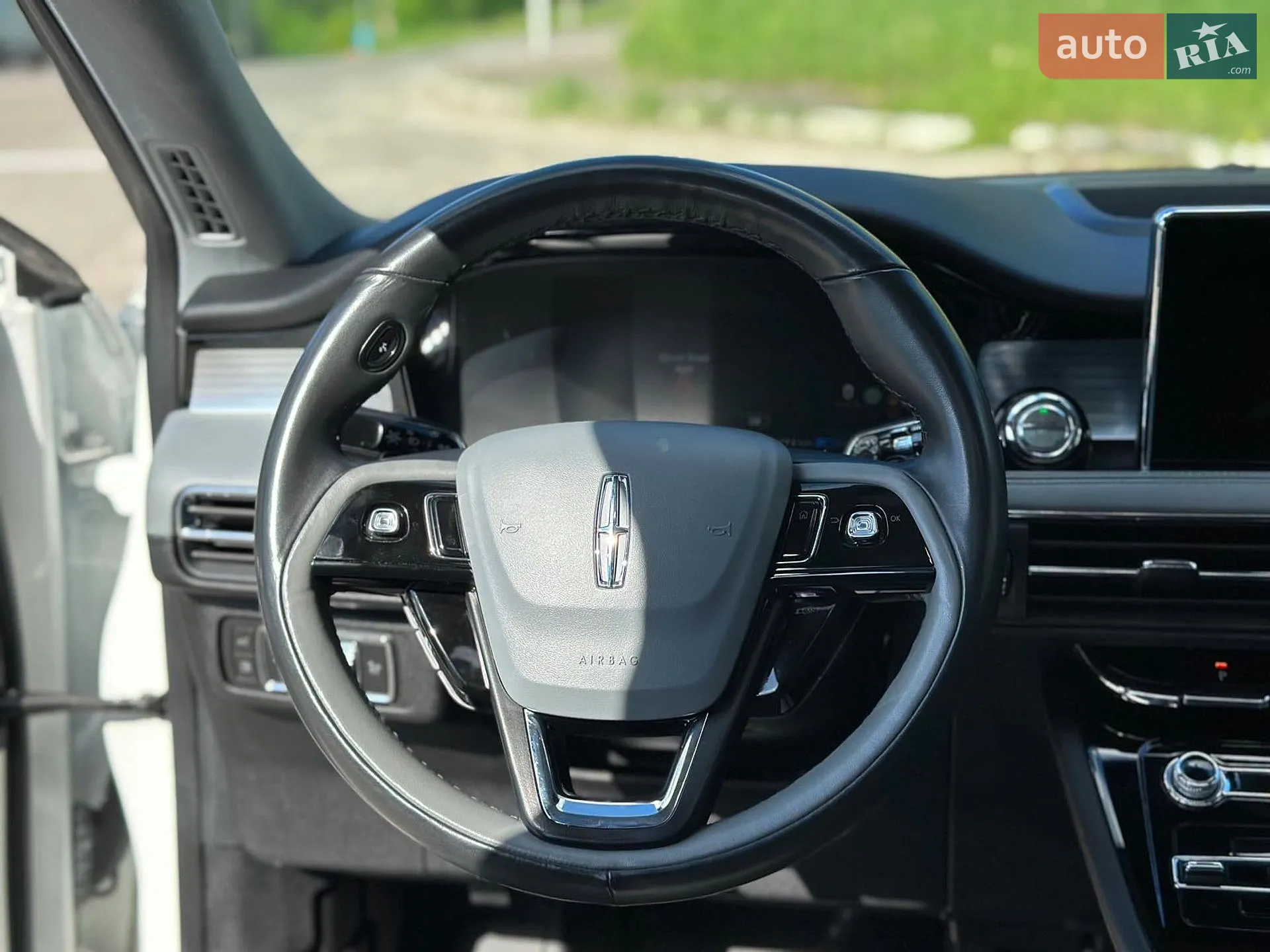 2022 Lincoln Corsair - мініатюра 23
