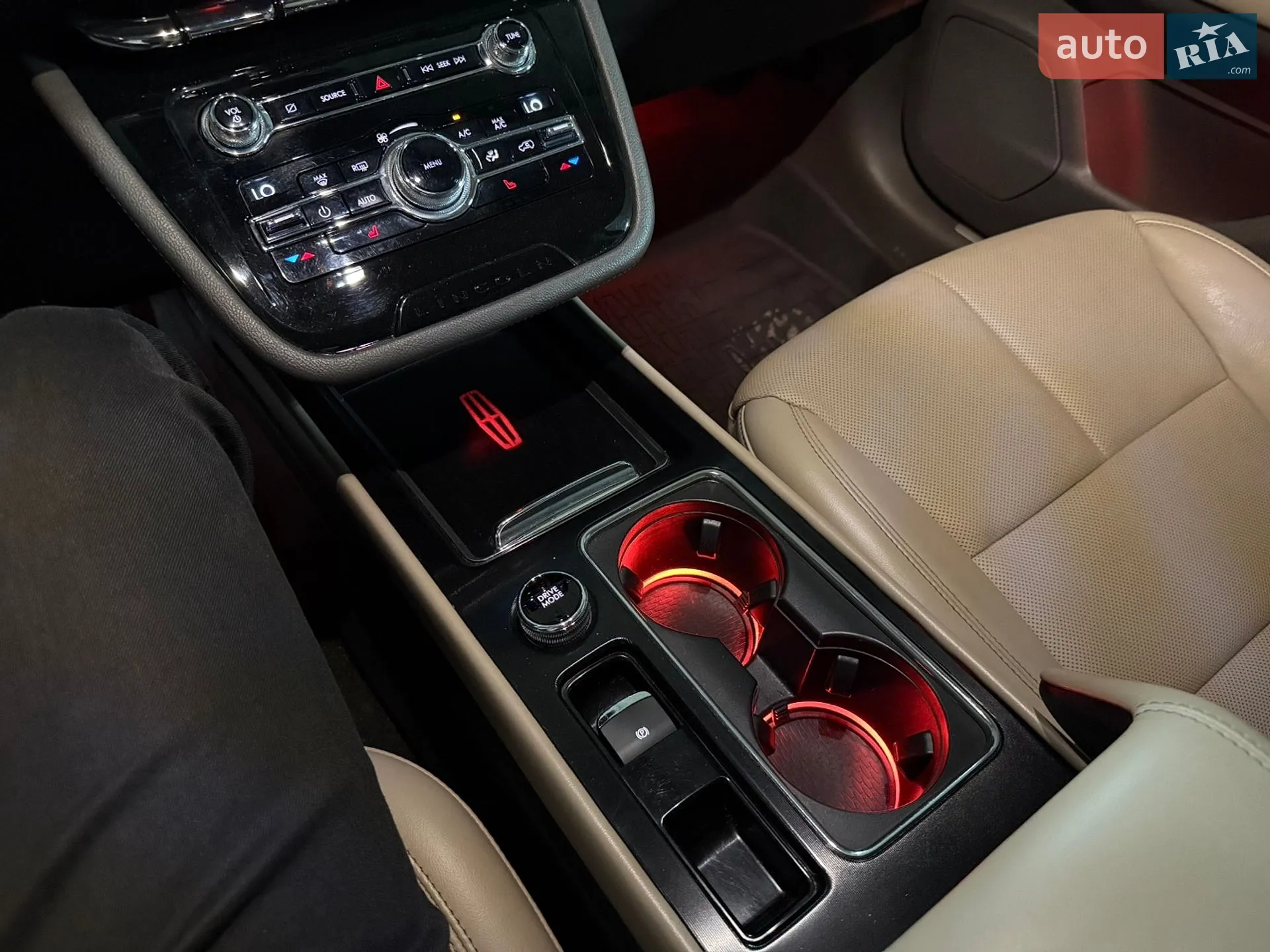 2020 Lincoln Corsair - мініатюра 47