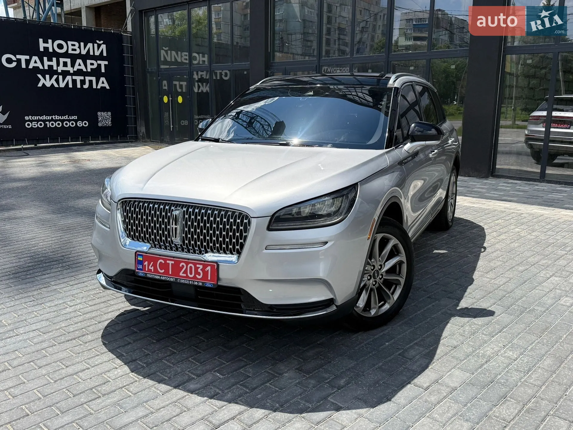 2021 Lincoln Corsair - мініатюра 2