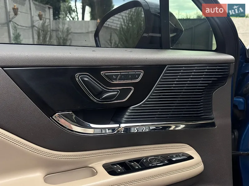 Lincoln Corsair 2019 VIN 5LMCJ1D94LUL07105 фото оголошення 32 з 91