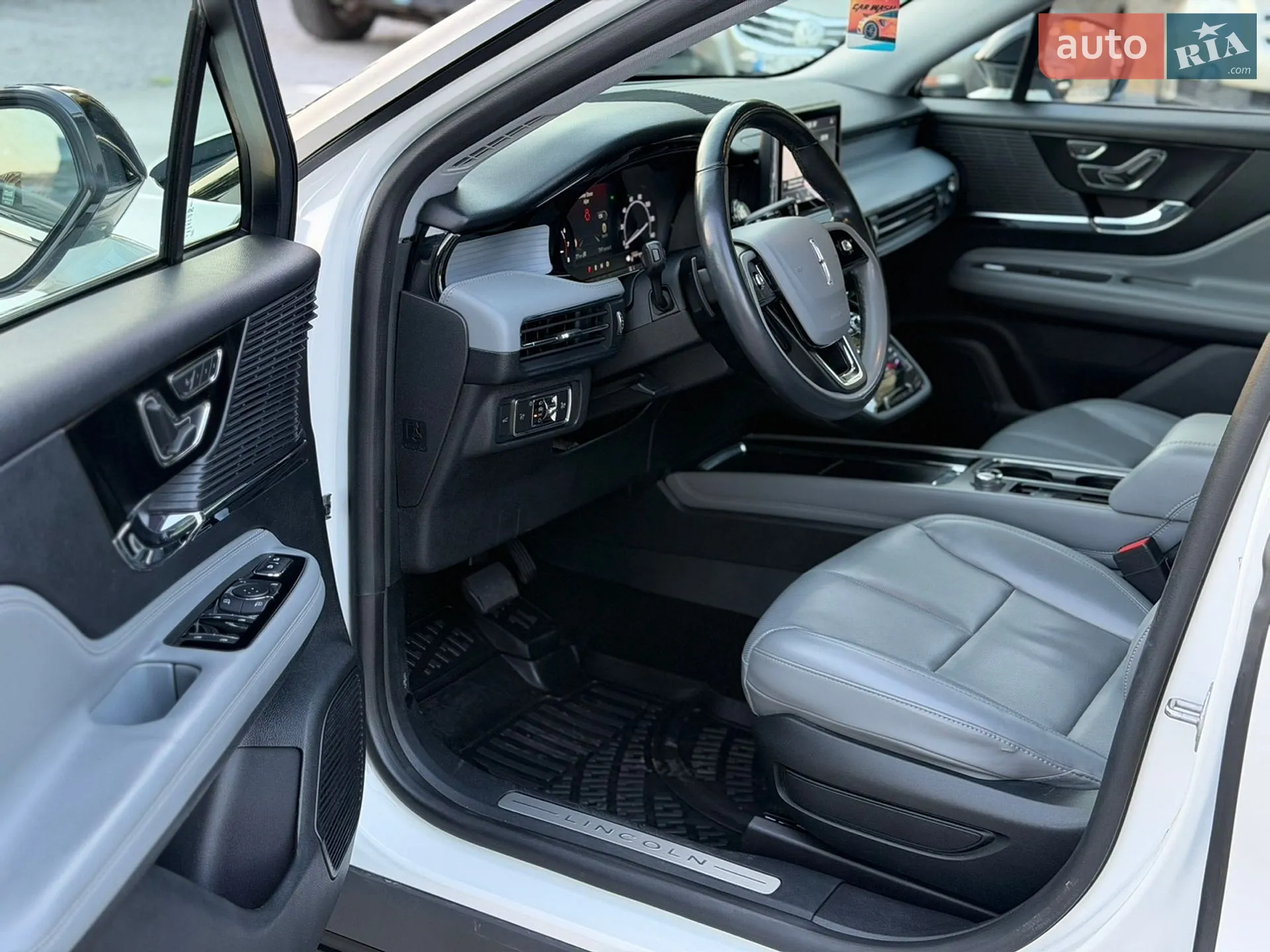 2020 Lincoln Corsair - мініатюра 18