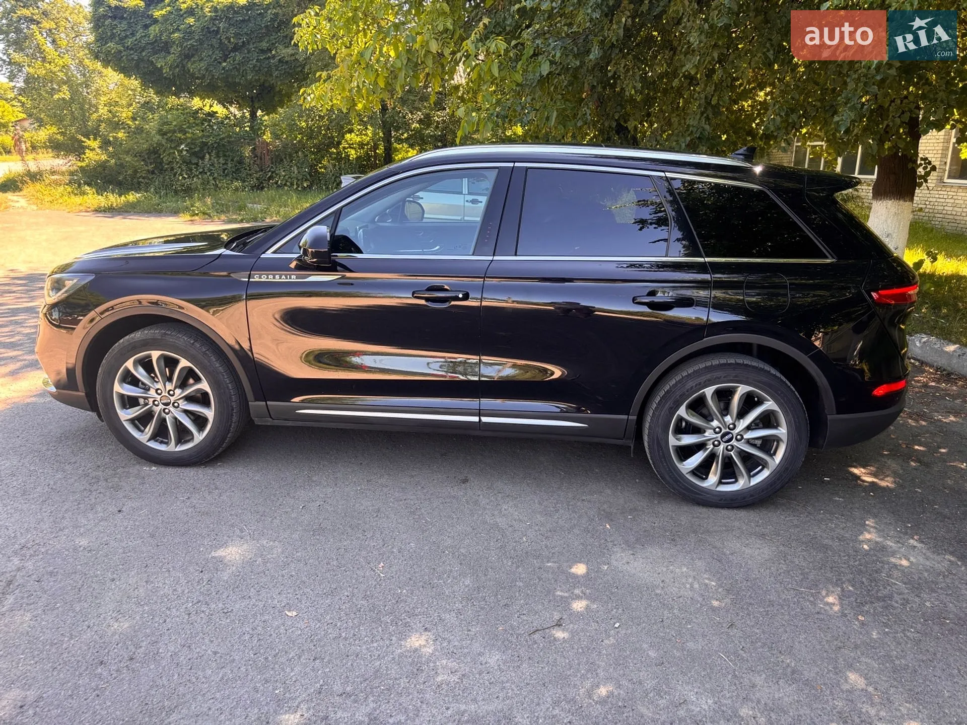 2021 Lincoln Corsair - мініатюра 2