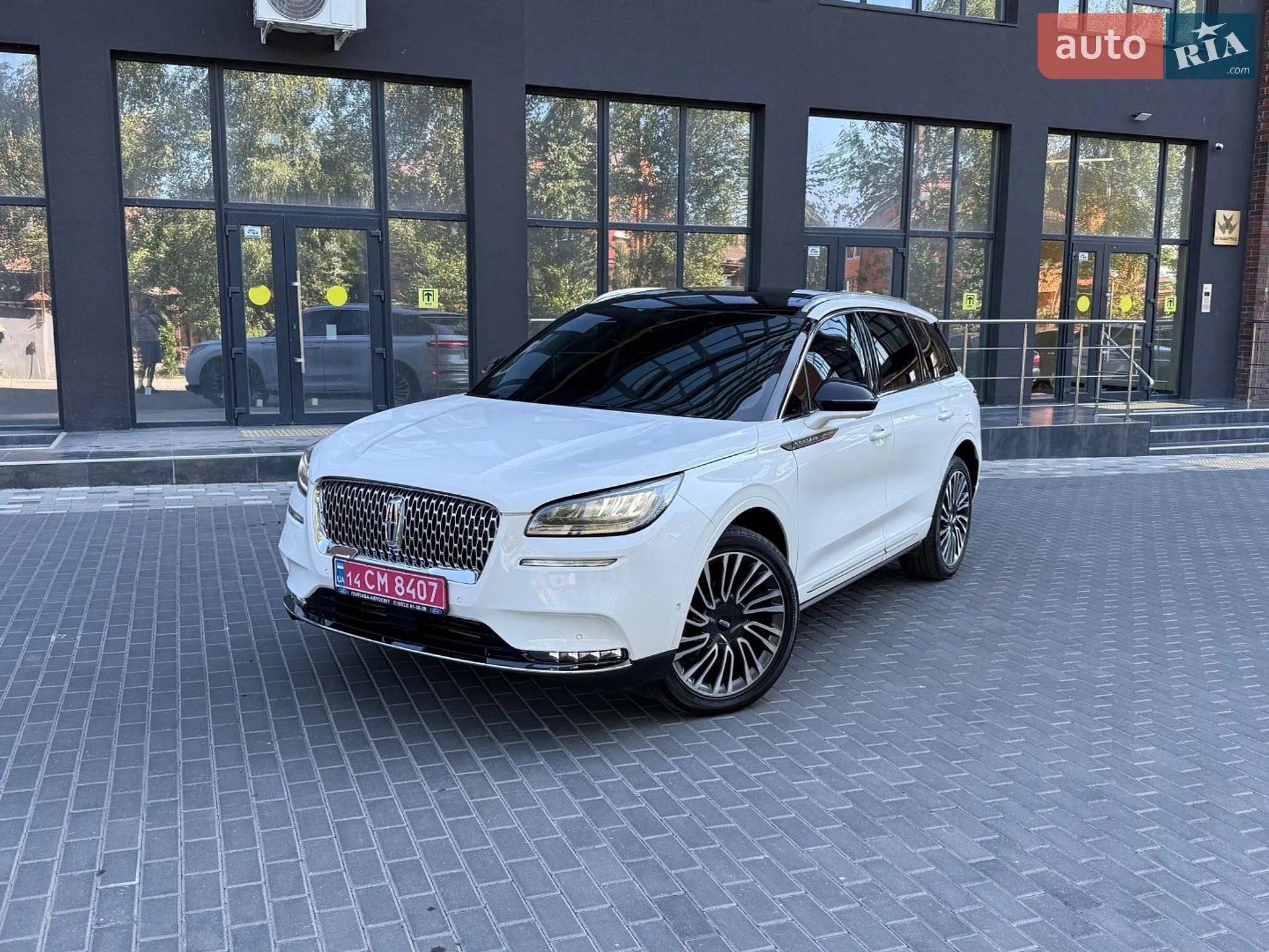 2021 Lincoln Corsair - мініатюра 2