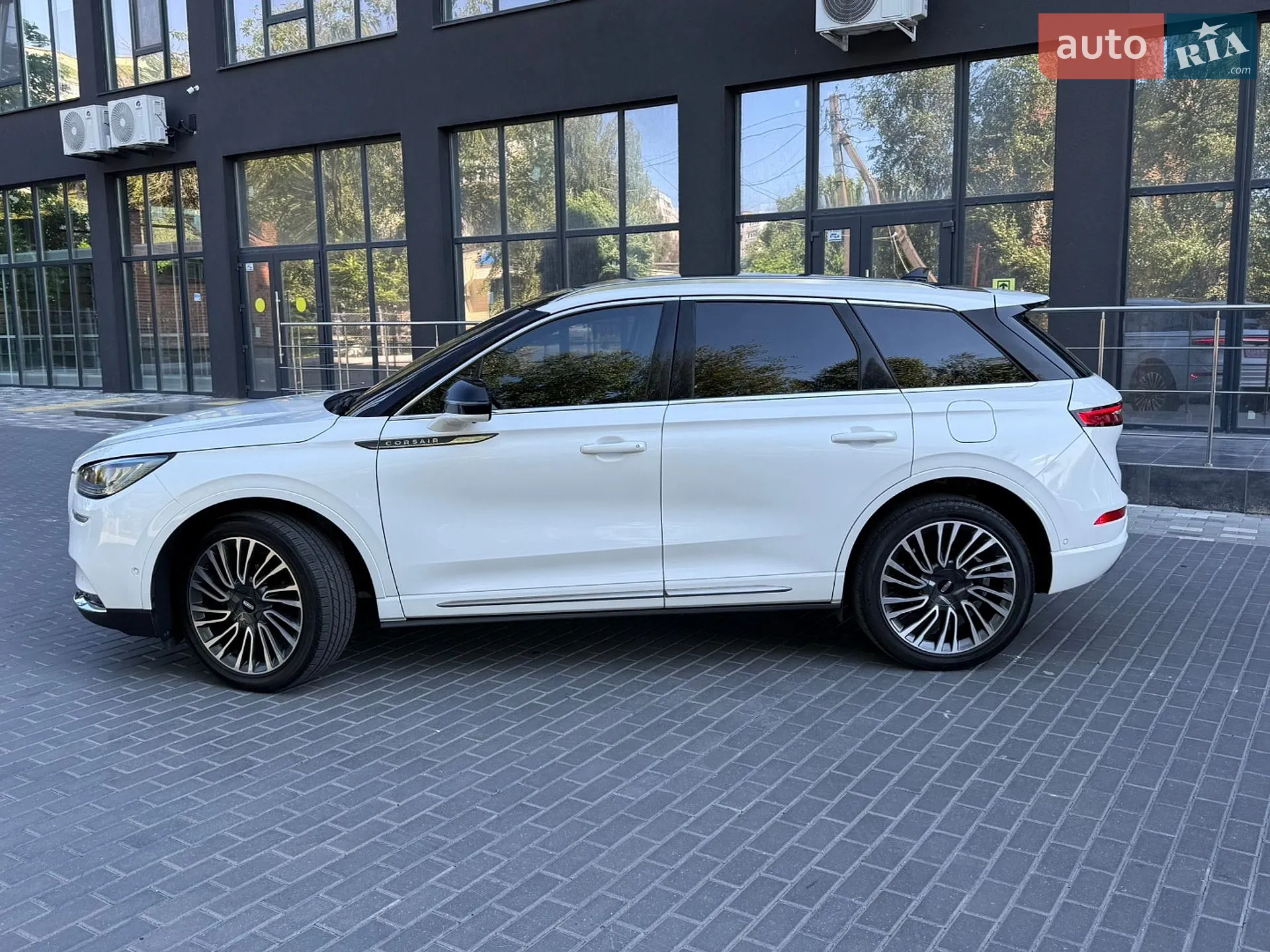 2021 Lincoln Corsair - мініатюра 6