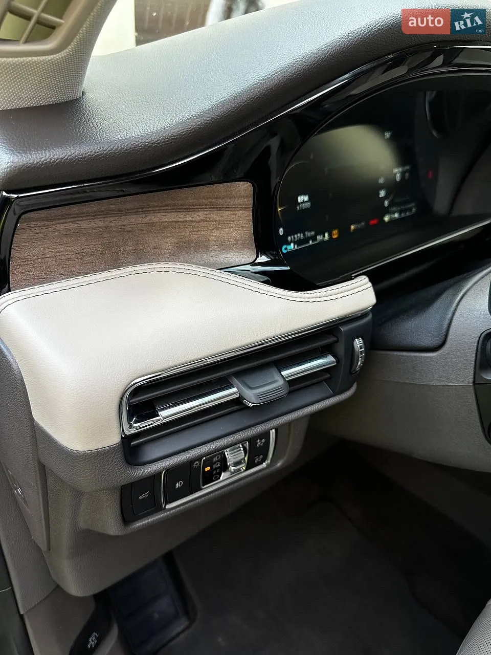 2020 Lincoln Corsair - мініатюра 23