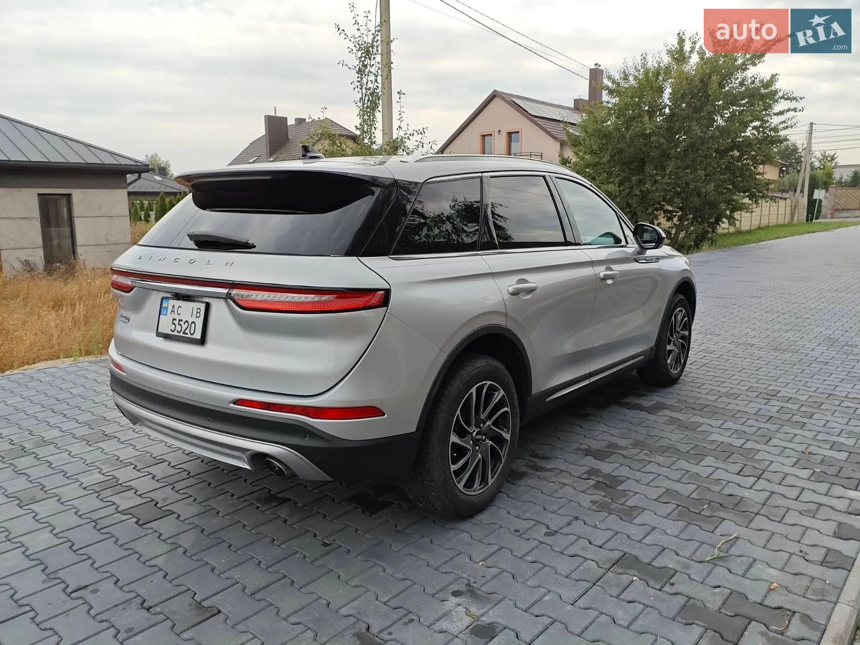 2019 Lincoln Corsair - мініатюра 2