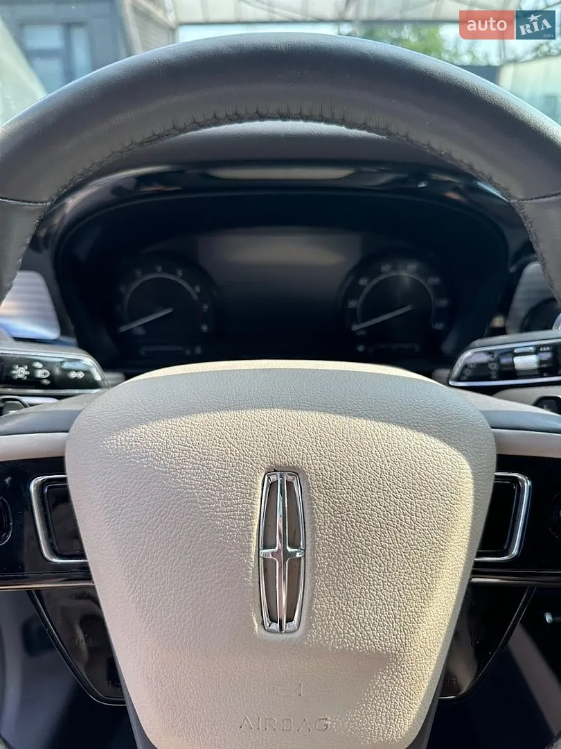 2021 Lincoln Corsair - мініатюра 14