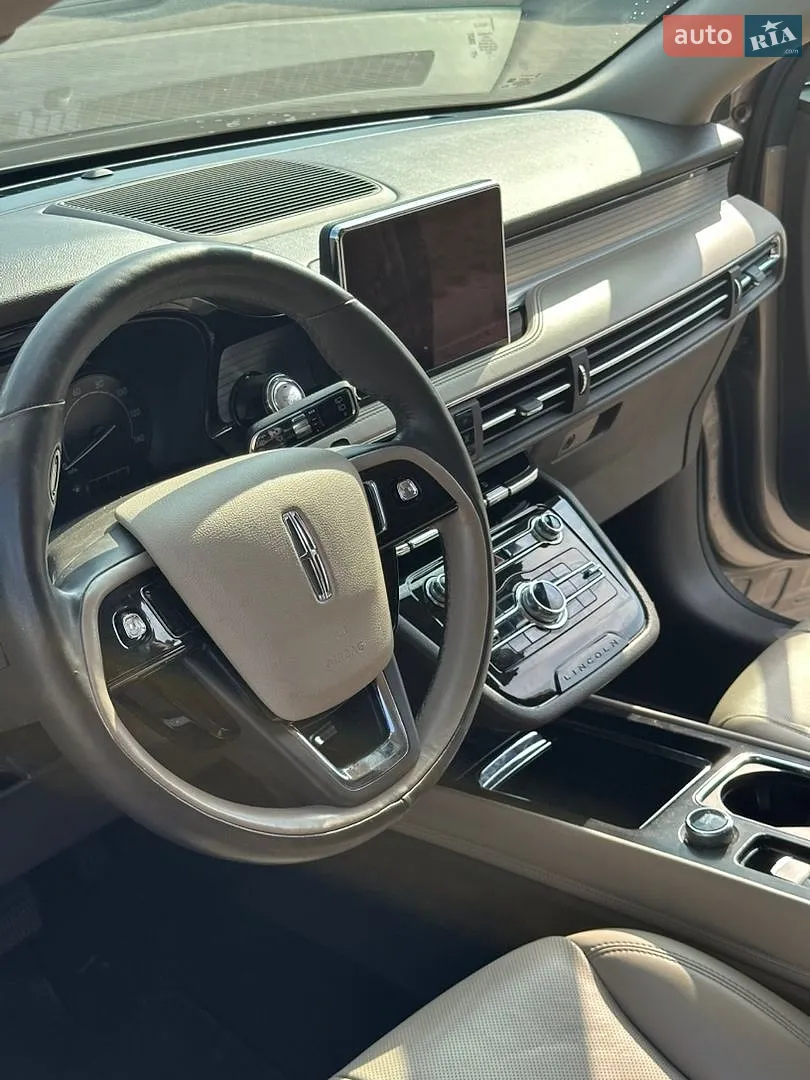2021 Lincoln Corsair - мініатюра 11