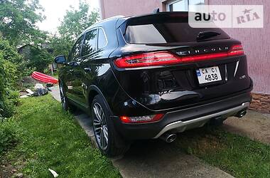 Позашляховик / Кросовер Lincoln MKC 2015 в 